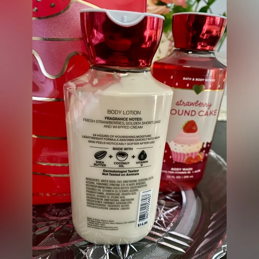 🆕🍓 SALE! BATH & BODY WORKS “STRAWBERRY POUND CAKE” LIMITED EDITION GIFT SET. NEW - Picture 6 of 7
